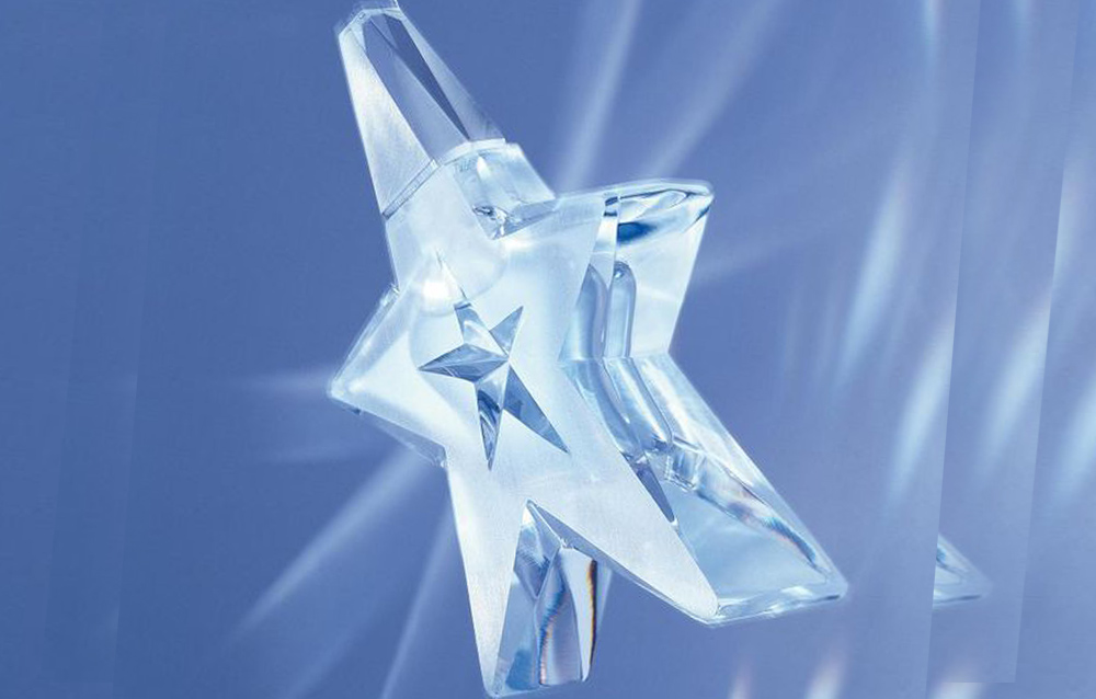 The 2001 Crystal Edition bottle from Mugler is Divine.