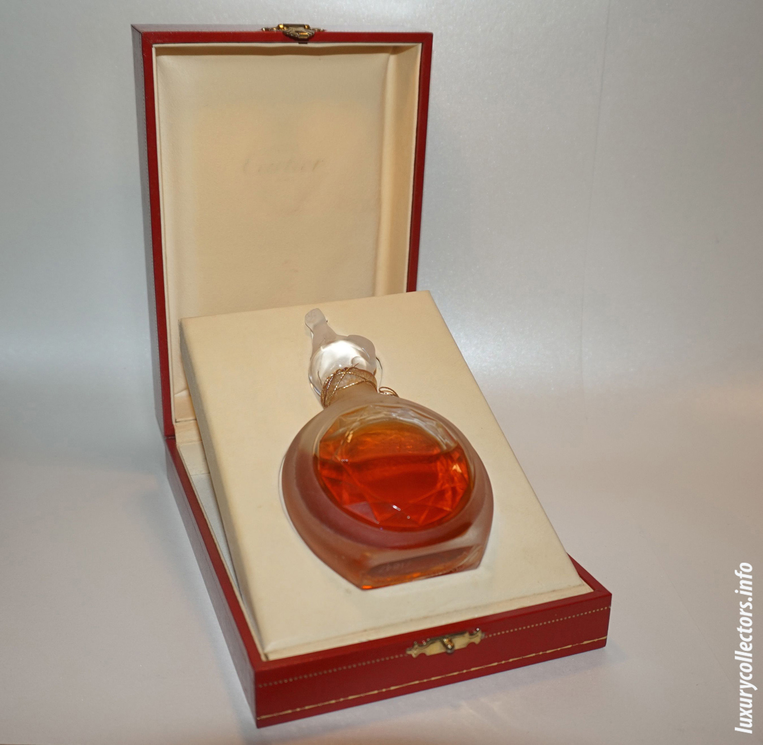 Carier Panthere Perfume Duchess of Windsor Pin Crystal Limited Edition bottle jewel Box