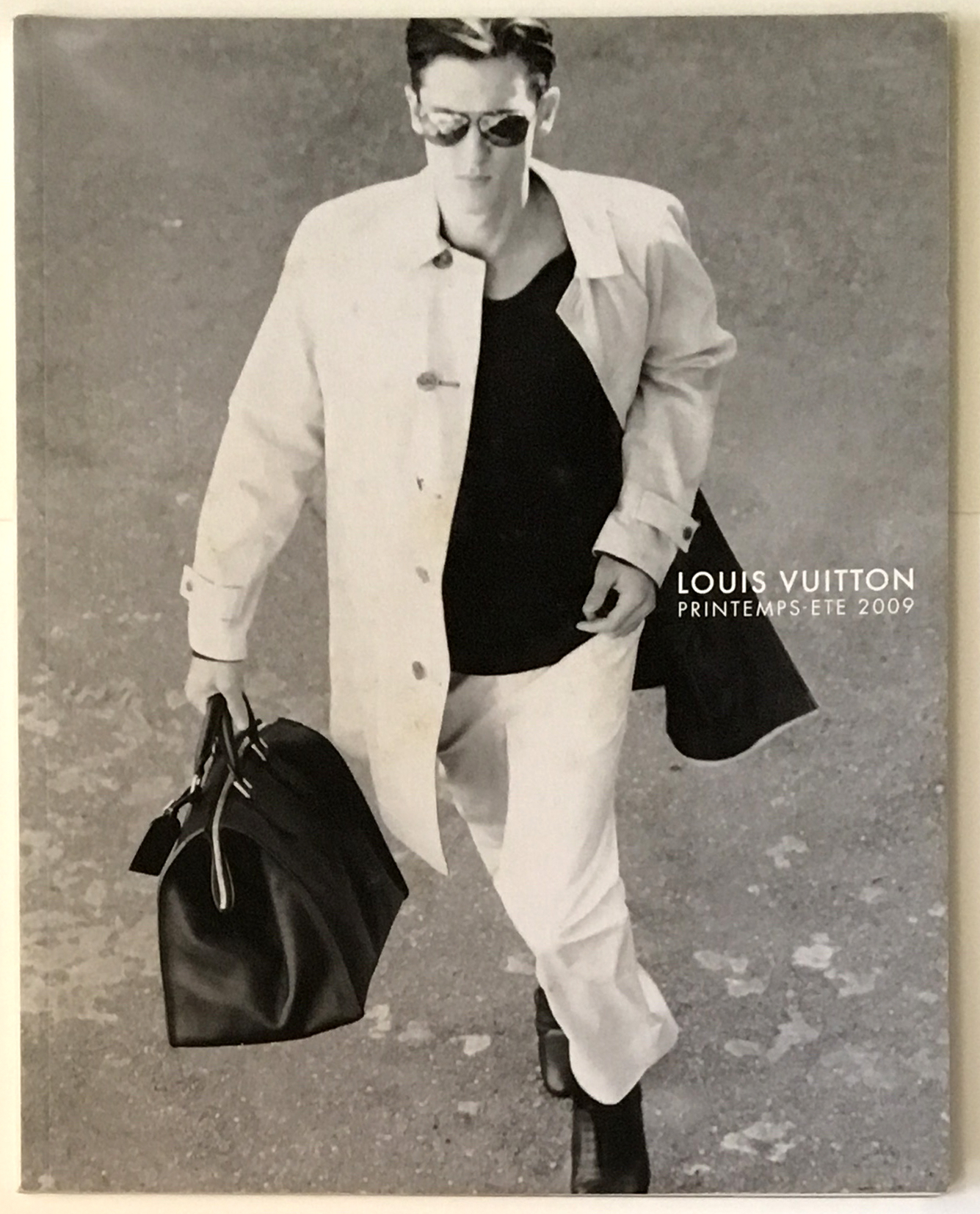 Louis Vuitton Fashion Catalog Spring Summer Men Women RTW Cover Printemps Ete Paris Marc Jacobs 2009 Taiga 