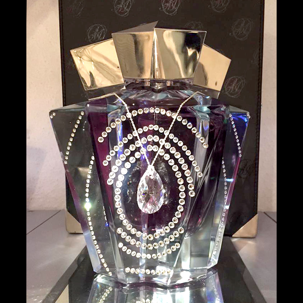 Thierry Mugler Angel Perfume Collector's Limited Edition Bottle 2009 Swarovski Pendant Crystal Collector Superstar Palace Collection Box
