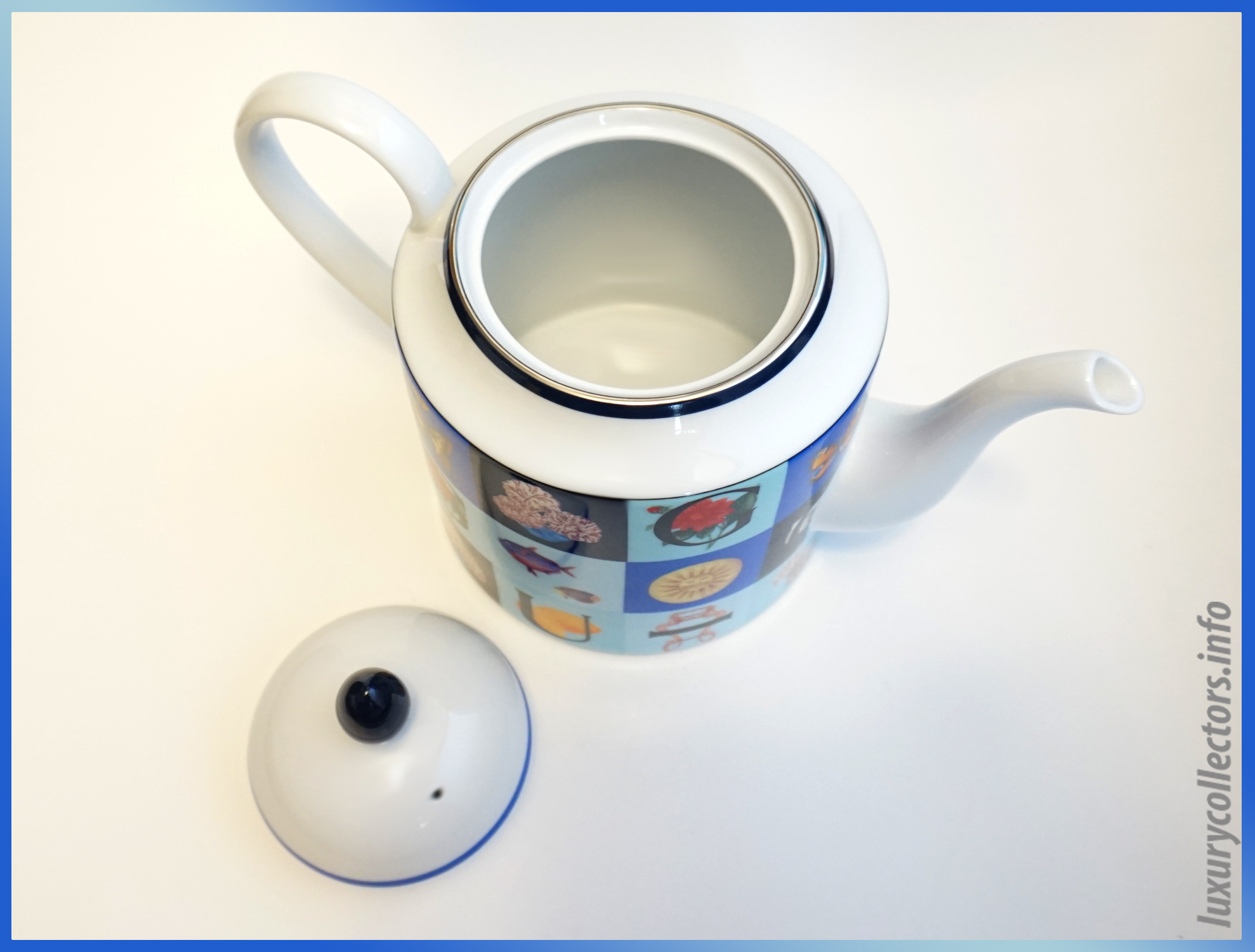 Gucci Home Housewares Tea Pot Coffee China Porcellana Lid Pattern Open Top View