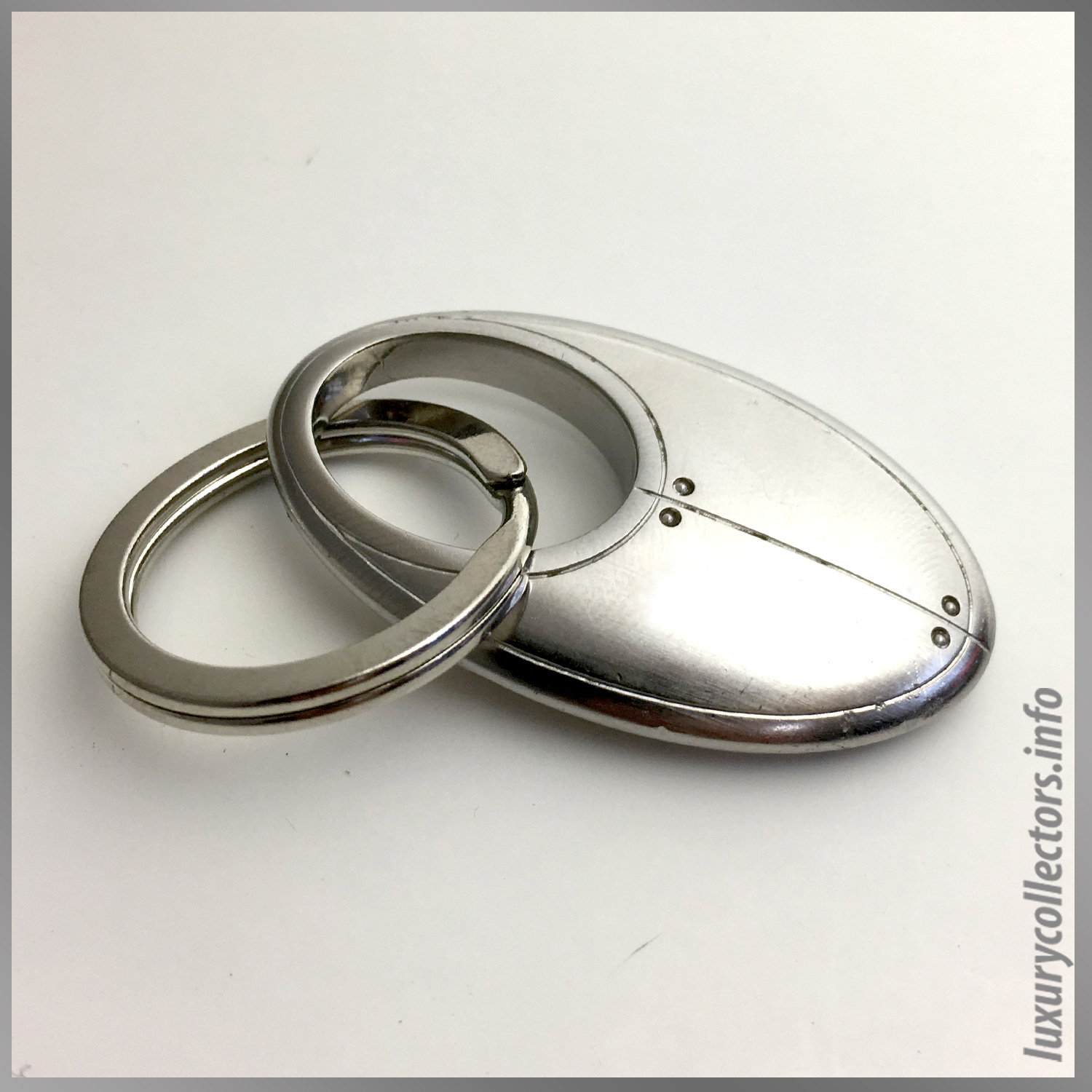 Tiffany & and Co. Streamerica Curviline Key Ring Chain keychain Oval Stainless Steel 1993 View