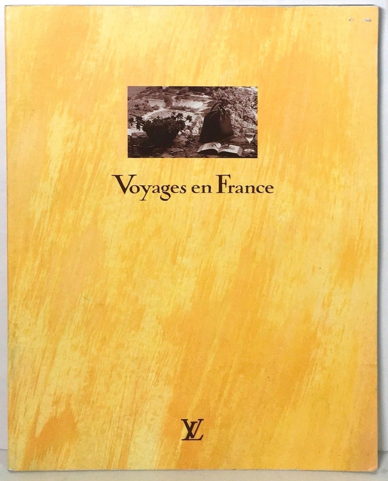 Louis Vuitton Paris Le Voyages en France Accessories Catalog Maroquinerie Men Women Cover Collection photos Monogram Canvas Cuir Leather Trunks Handbags Travel Luxury 1993